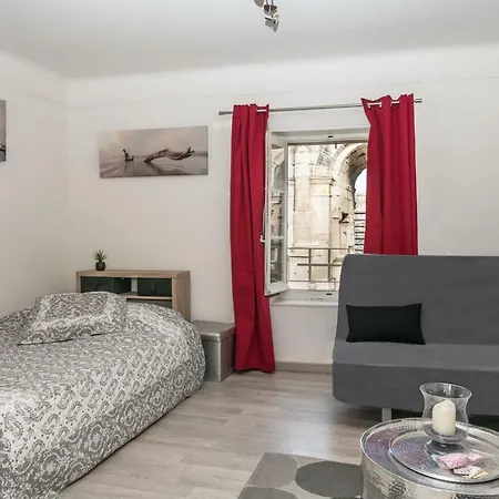 Studio avec vue sur les arénes Arles Extérieur photo
