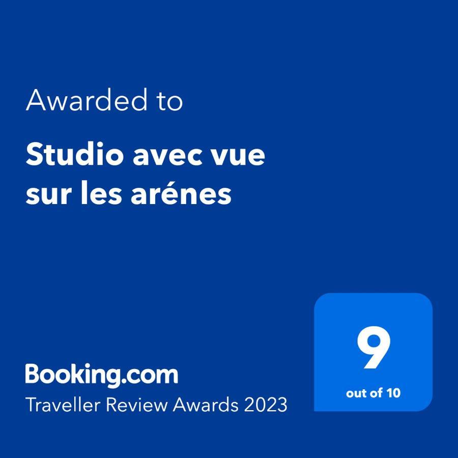 Avec Vue Sur Les Arénes *